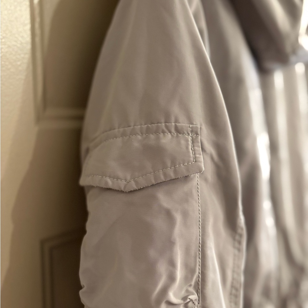 GAP Women's Parka with Faux Fur Collar - Picture 10 of 11